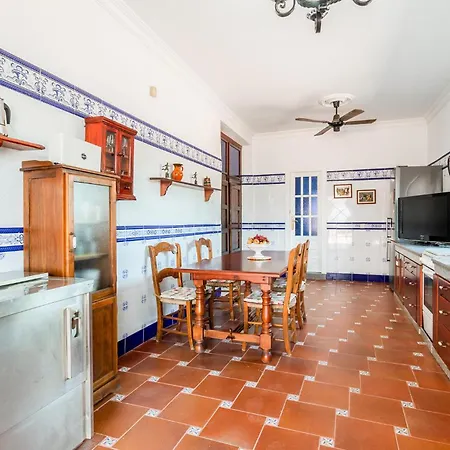 Holiday home 5 Bedroom In De La Frontera