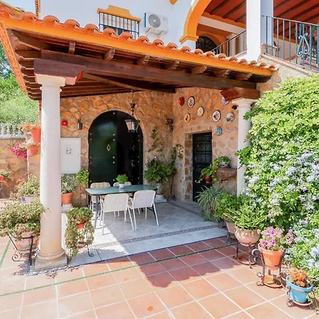 Holiday home 5 Bedroom In De La Frontera *