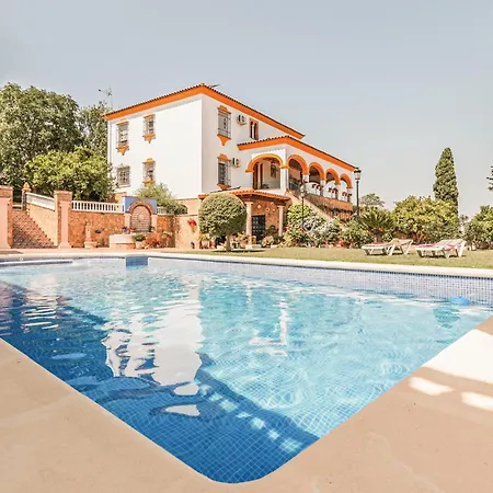 Holiday home 5 Bedroom In De La Frontera Aguilar