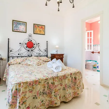 Holiday home 5 Bedroom In De La Frontera